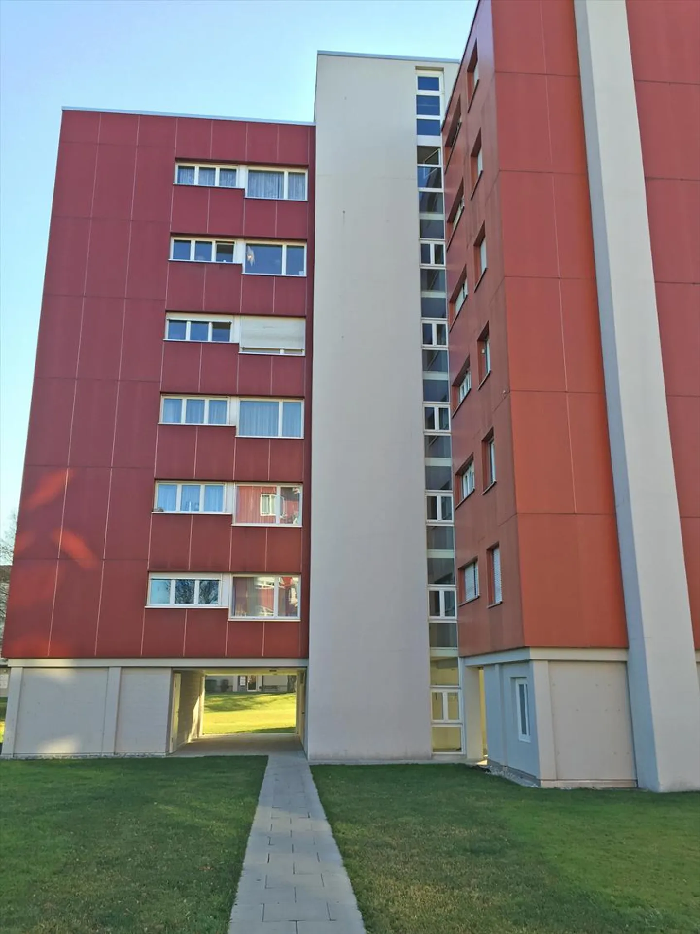 Spacious, modern and bright apartment in Regensdorf - Photo 3 of 7
