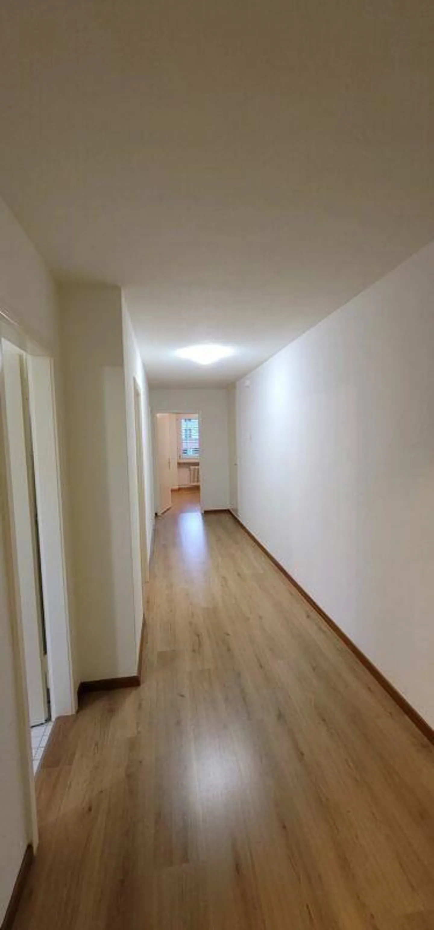 Appartement lumineux et spacieux dans un emplacement central de premier choix - Photo 8 sur 8