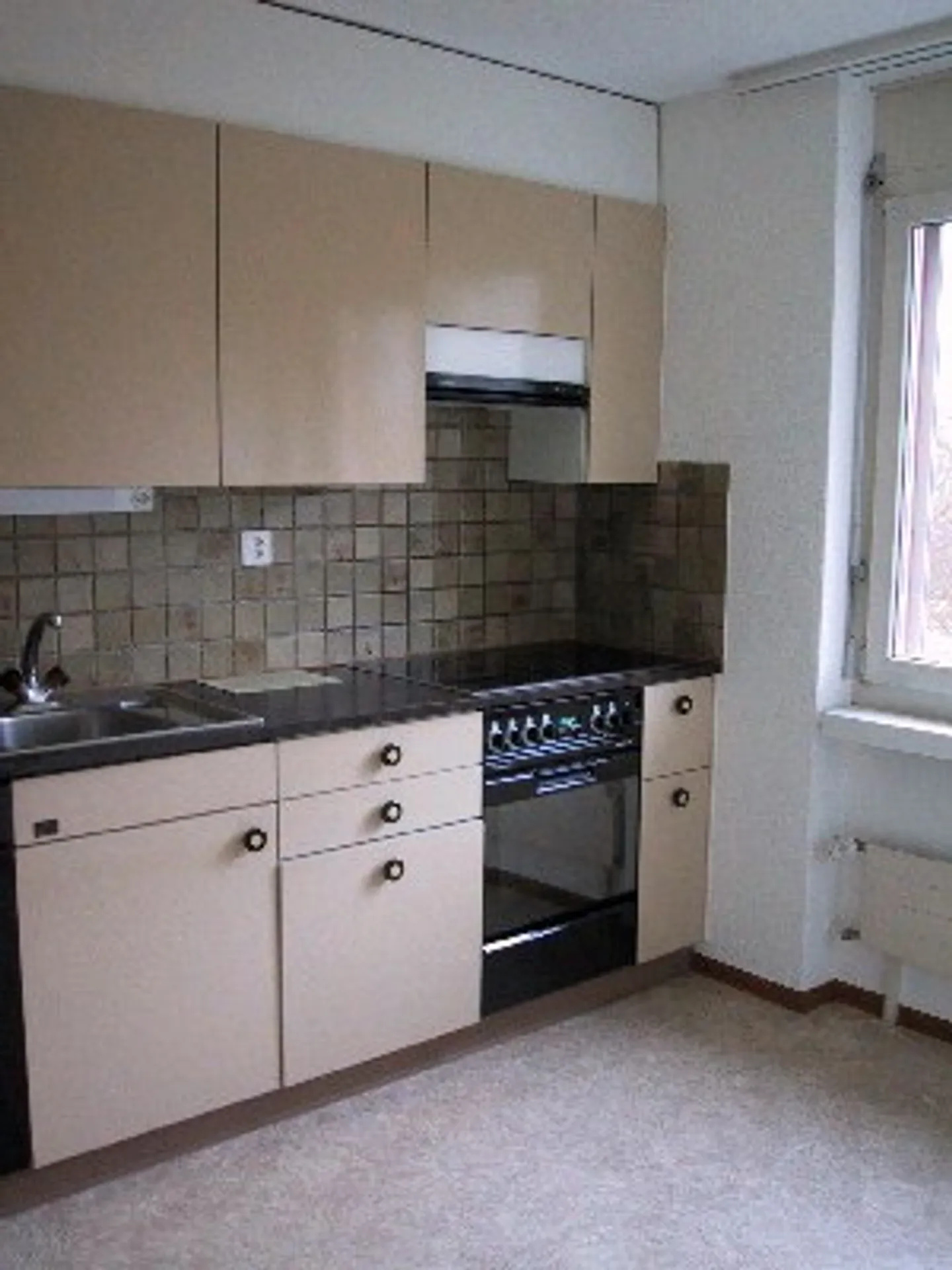 Rent without deposit! - Child-friendly residential area in green surroundings - Photo 3 of 6