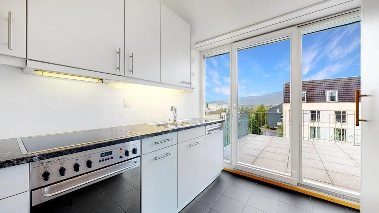 Enjoy the view from your rooftop terrace! - Photo 2 of 11