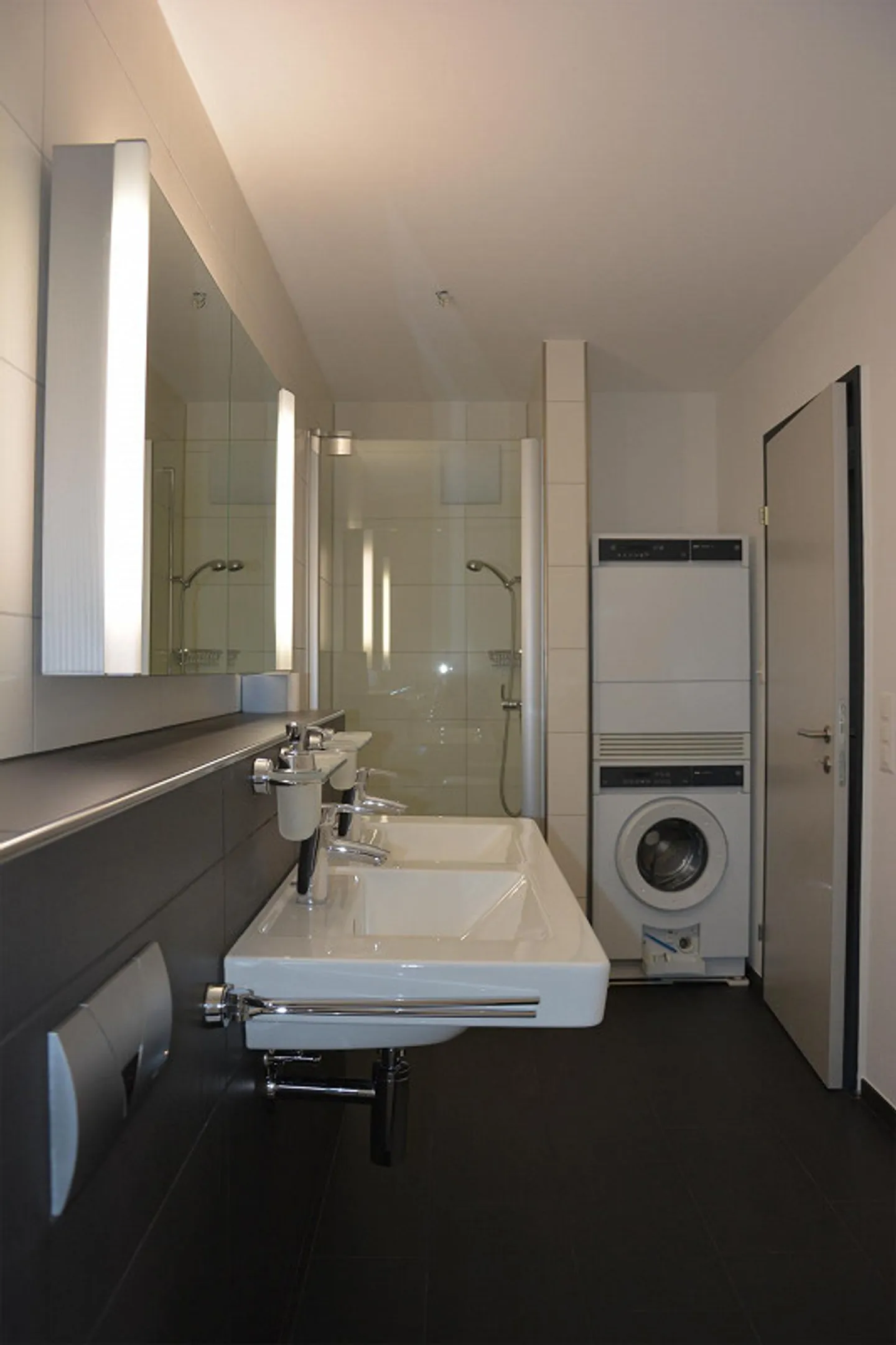 Appartamento moderno di 3,5 locali con grande balcone e lavatrice - Holziken - Foto 3 di 6