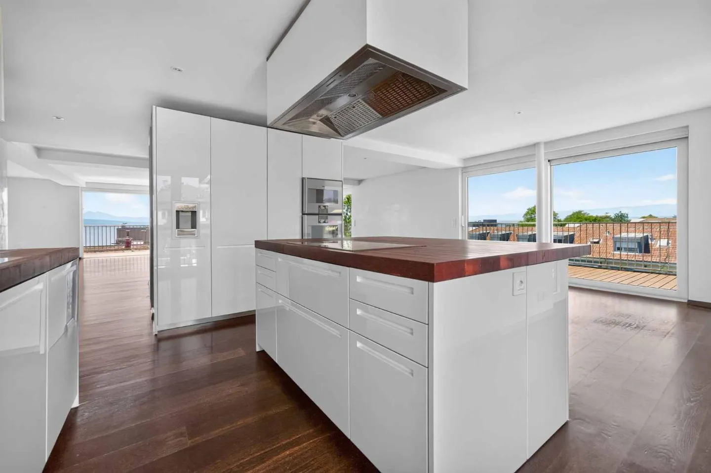 3.5 Room Apartment with High Standard and Breathtaking View of Lake Geneva - Photo 6 of 10