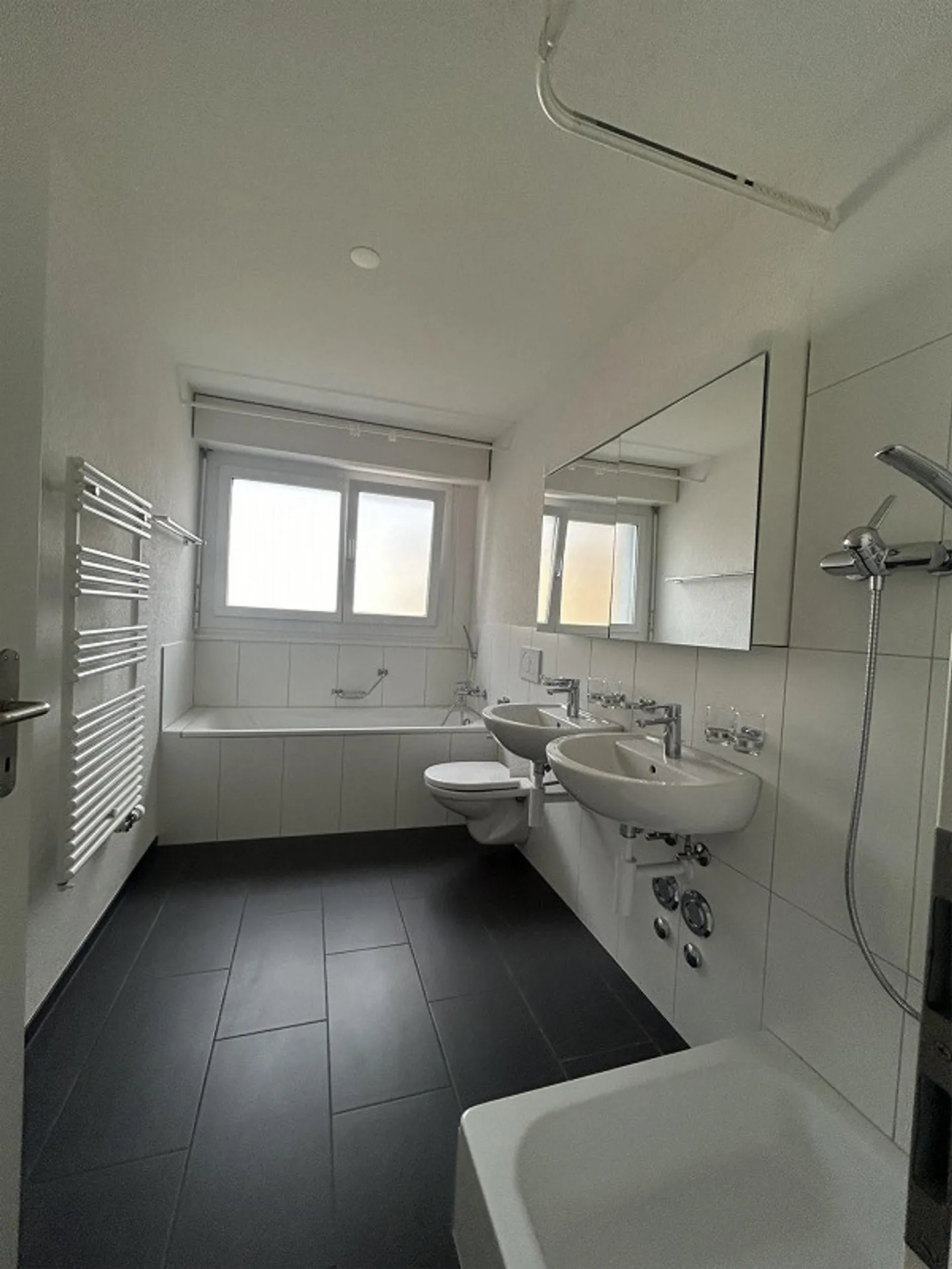 Appartement spacieux et moderne à côté de la zone de loisirs - Photo 7 sur 9
