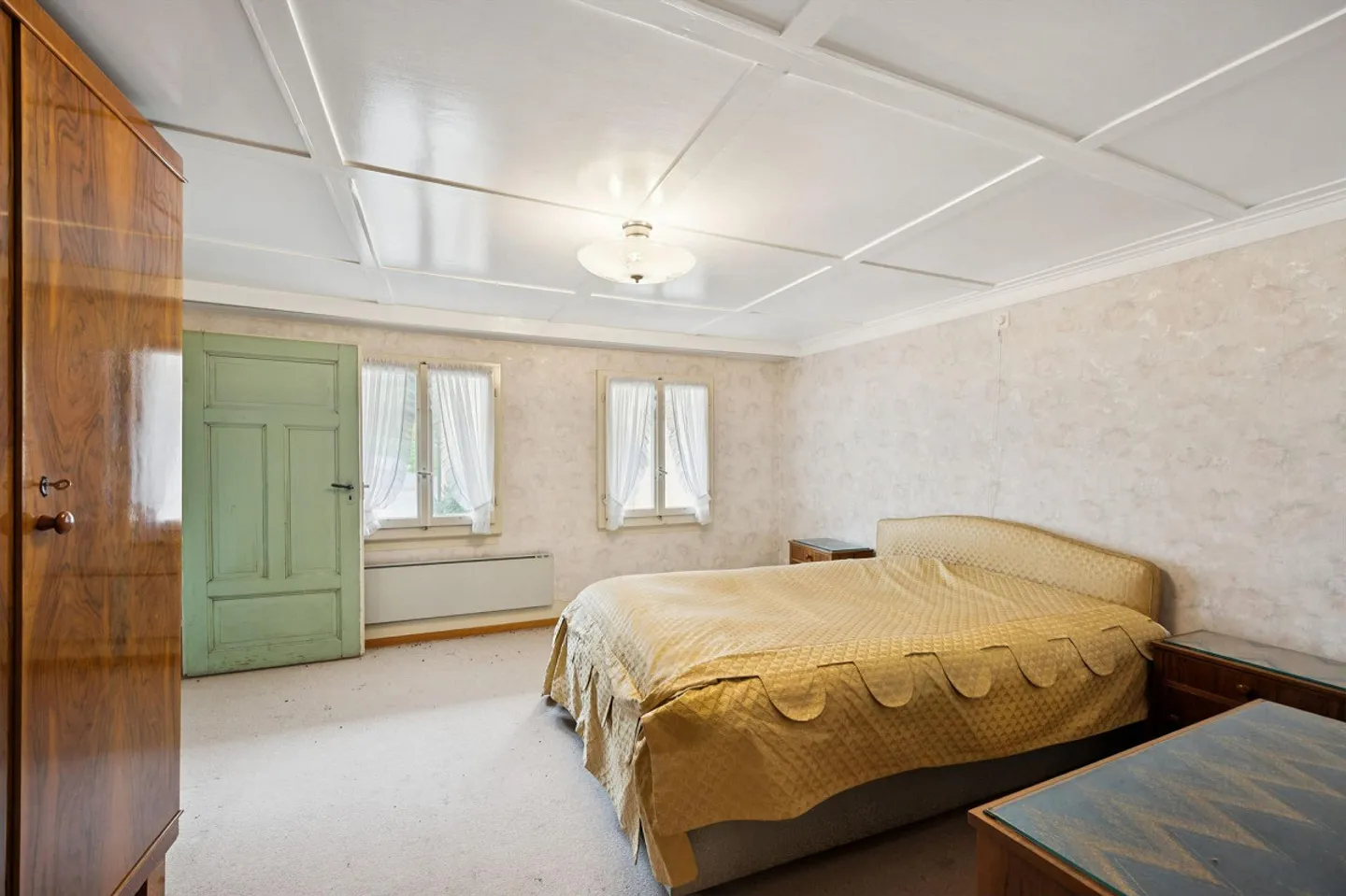 Spacious 7-room house in Leibstadt with large roof terrace and plenty of potential - Photo 8 of 13