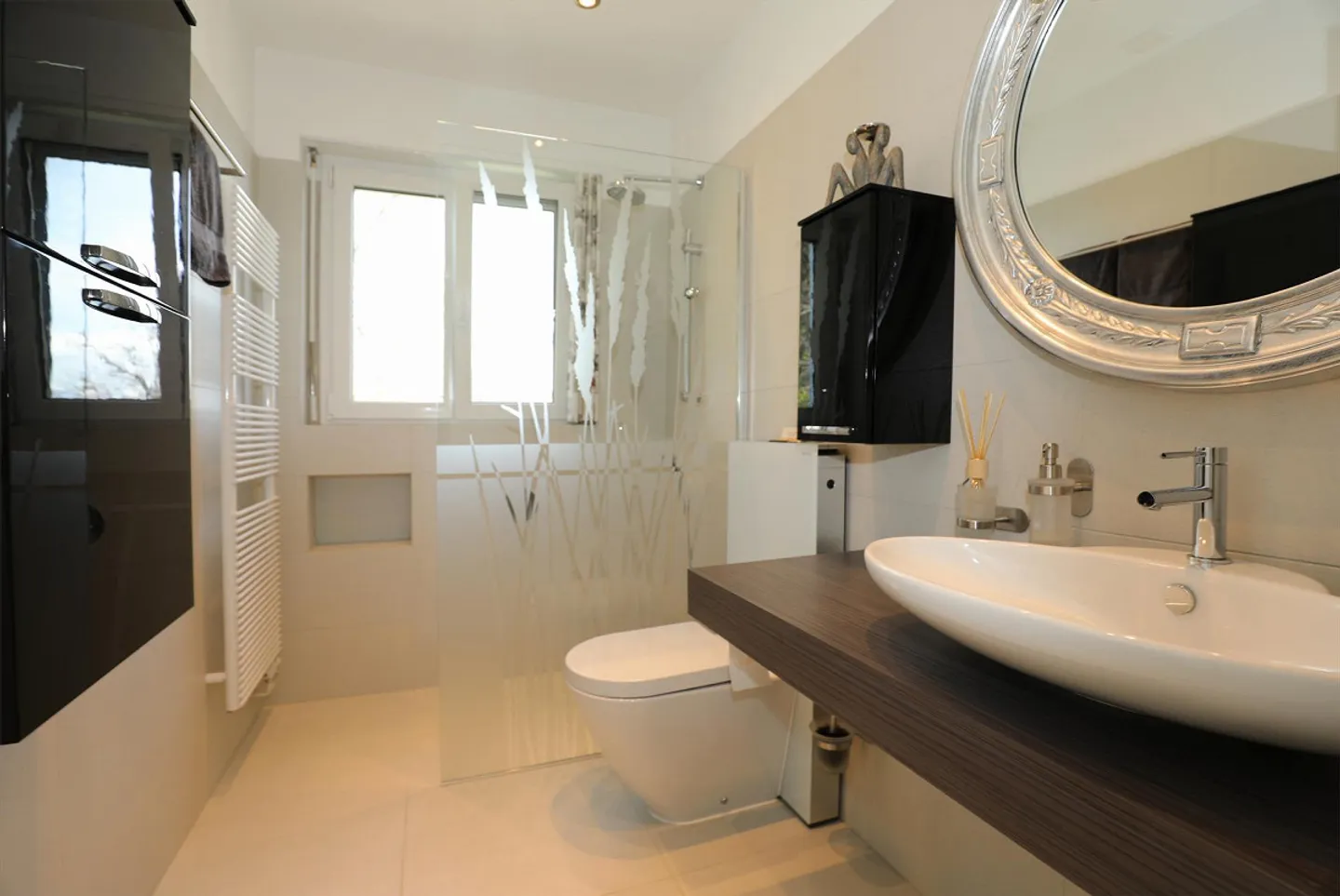 Modern 2.5-room penthouse with dream view in Orselina - Photo 11 of 15