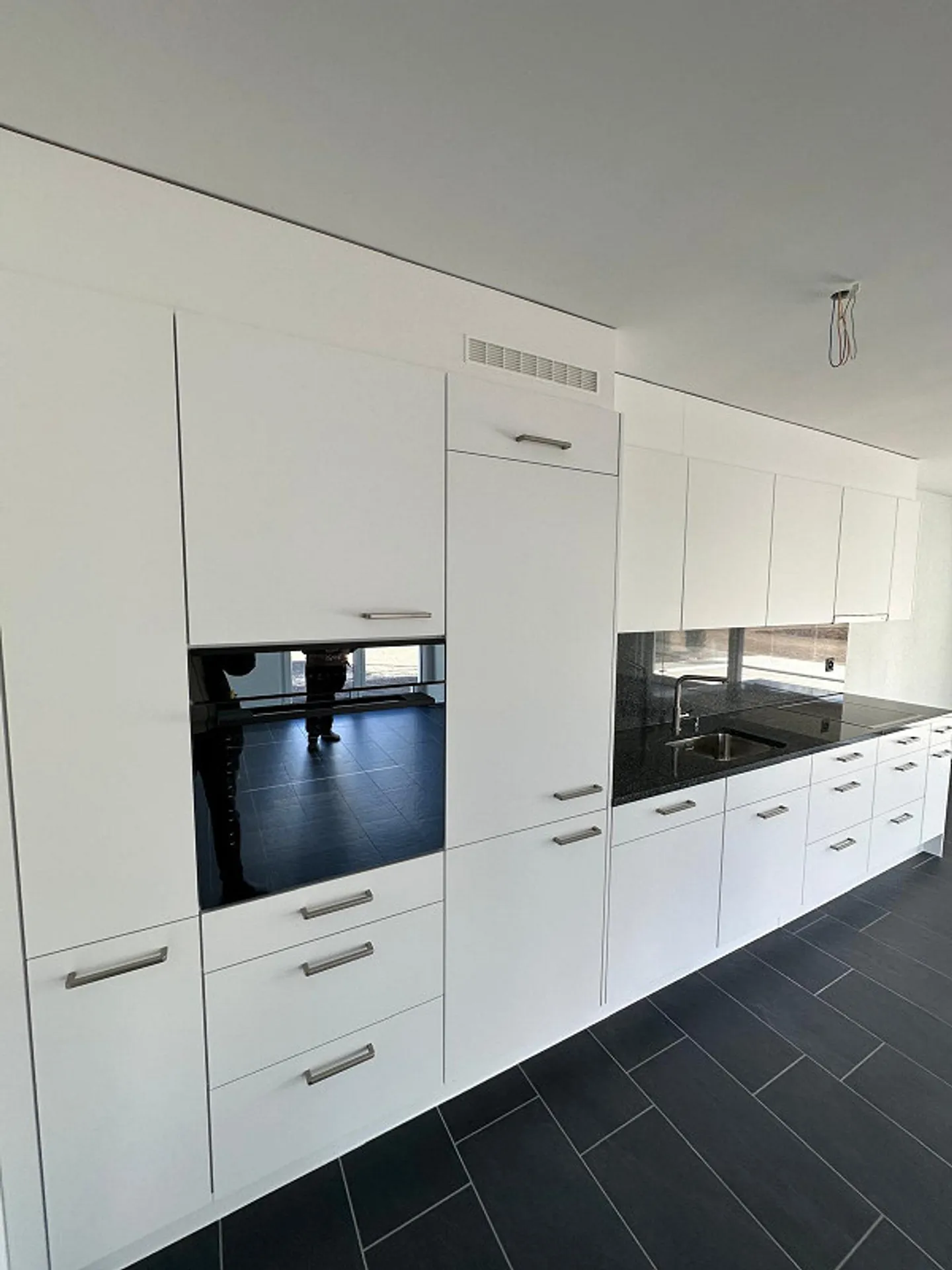 Rent a 2 ½ rooms apartment in Unterengstringen - Photo 2 of 5