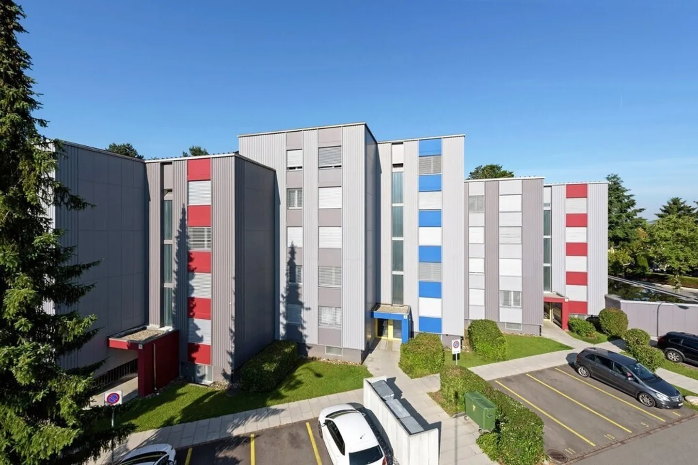 Garage box for rent - Photo 1 of 1