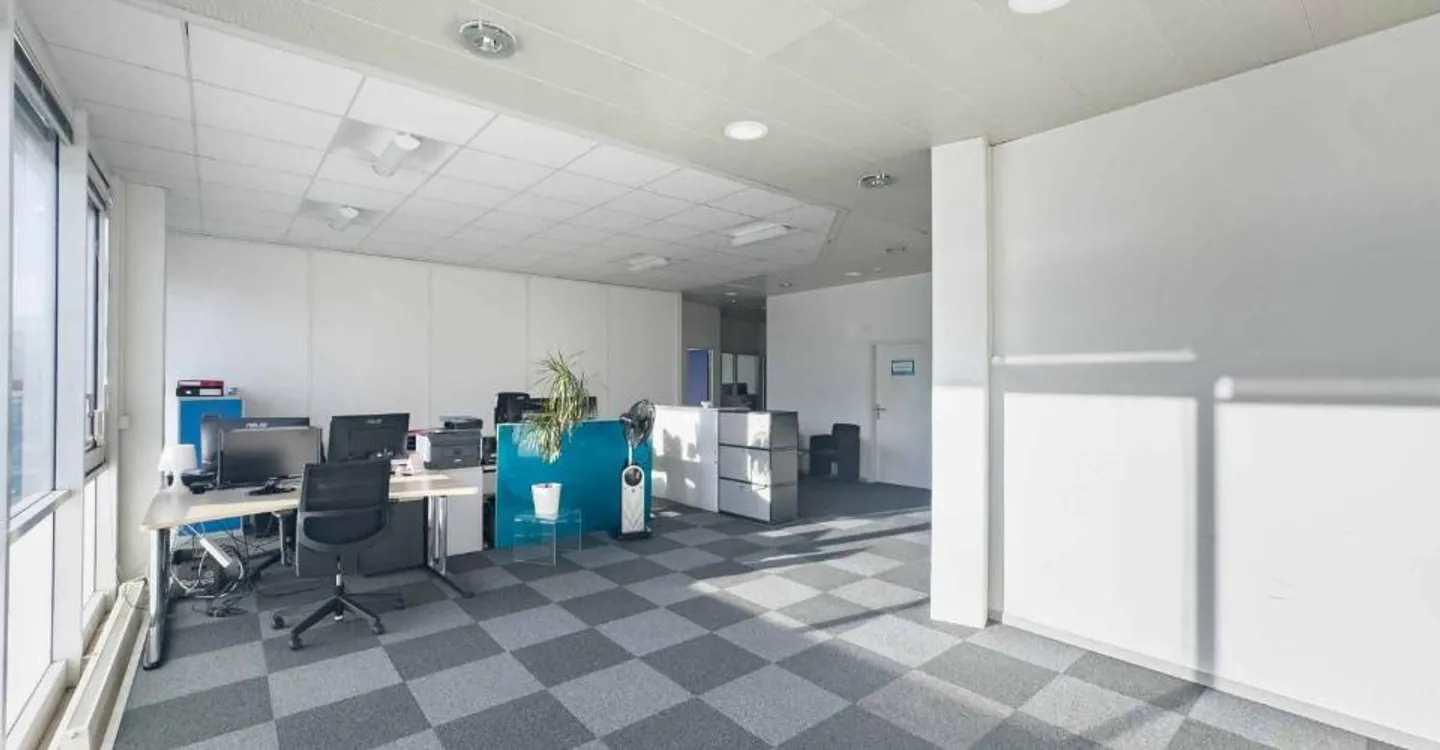 Office space for rent - Photo 8 of 13