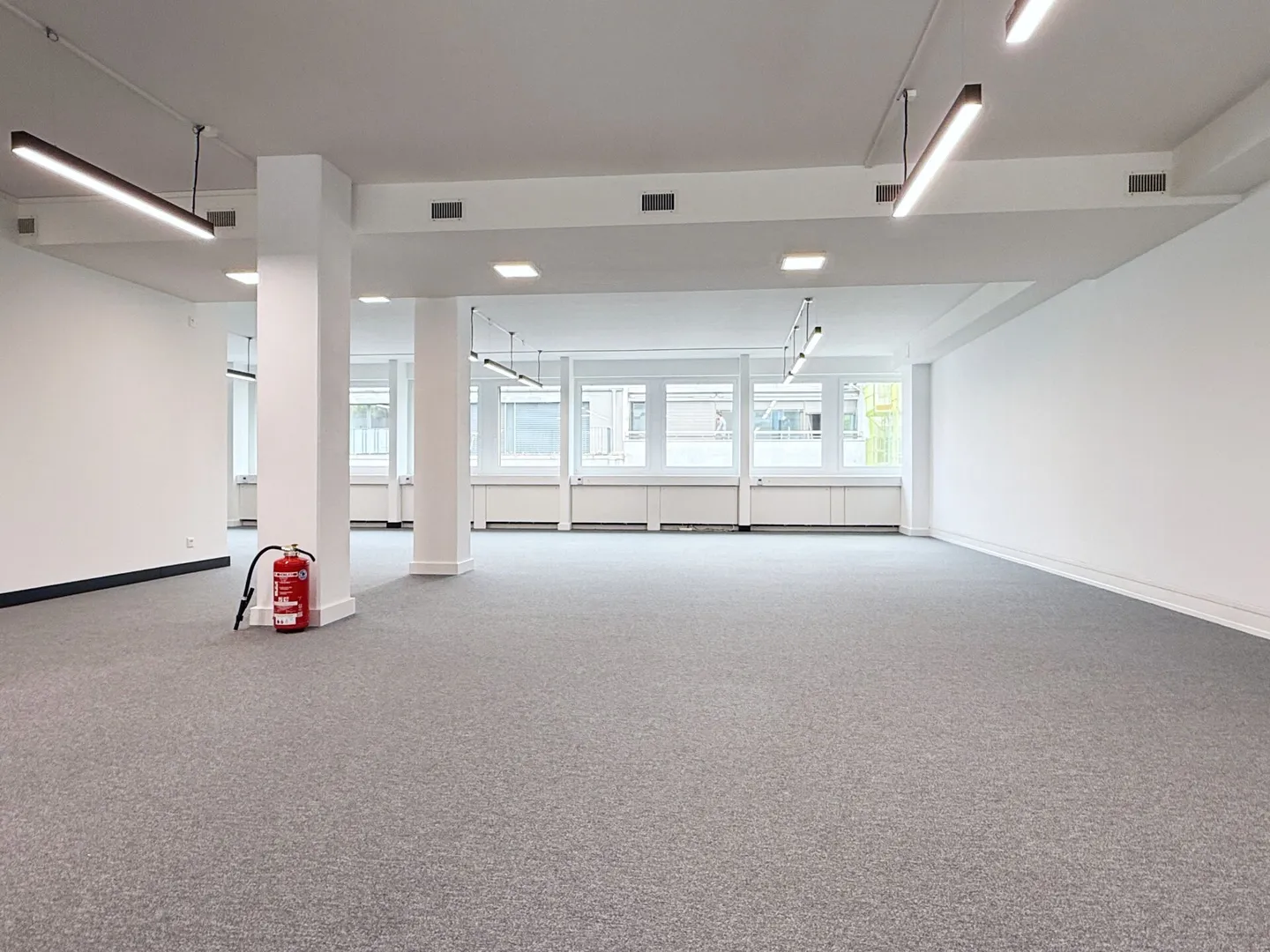 Uffici moderni vicino alla stazione ferroviaria - Foto 7 di 9