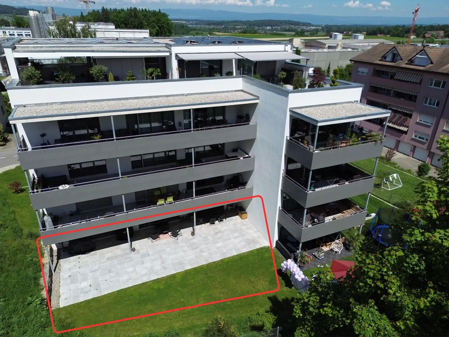 Appartamento giardino 4,5 locali con terrazza di 100 m² a Düdingen - Foto 1 di 6