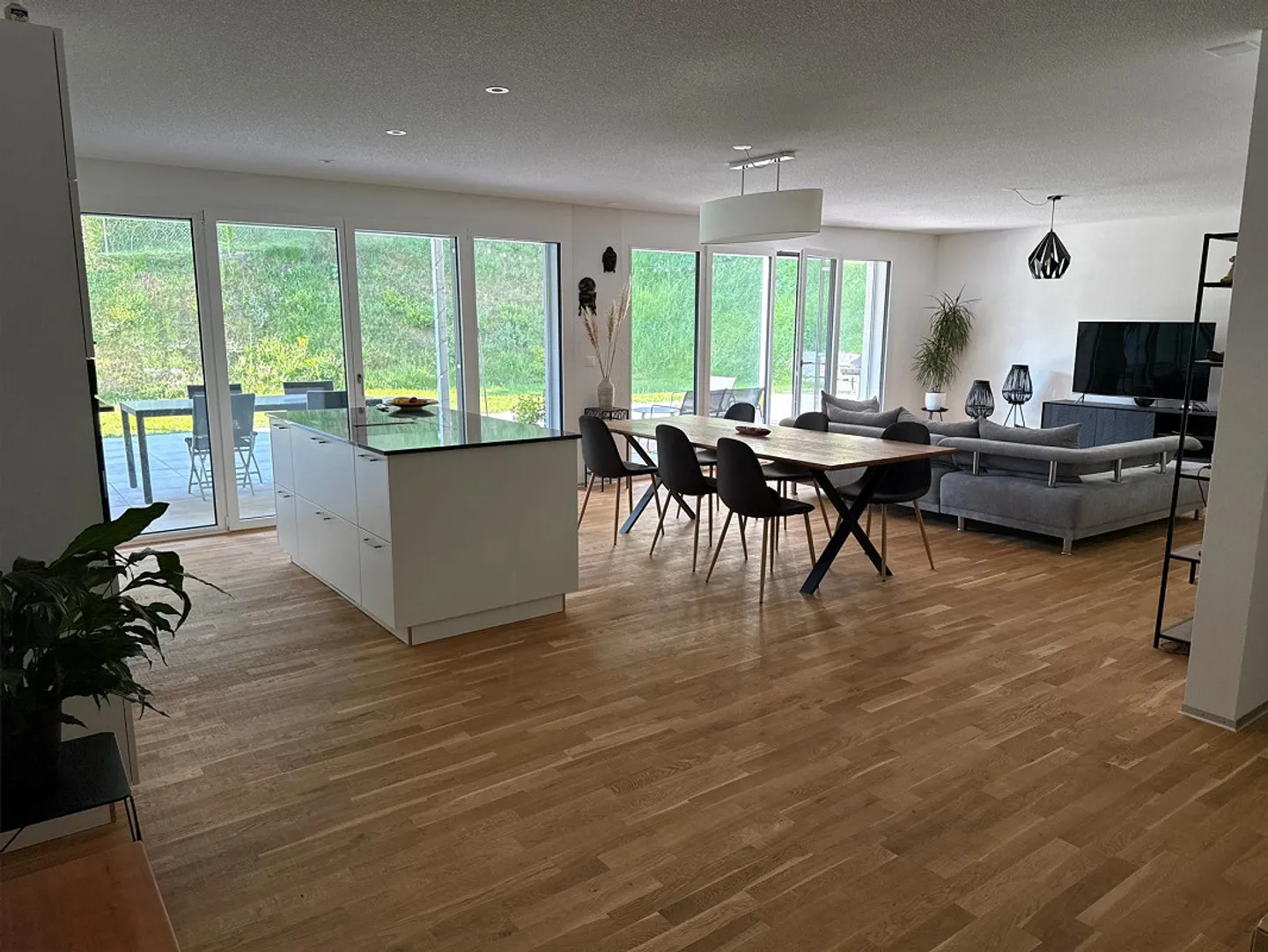 Appartamento giardino 4,5 locali con terrazza di 100 m² a Düdingen - Foto 2 di 6