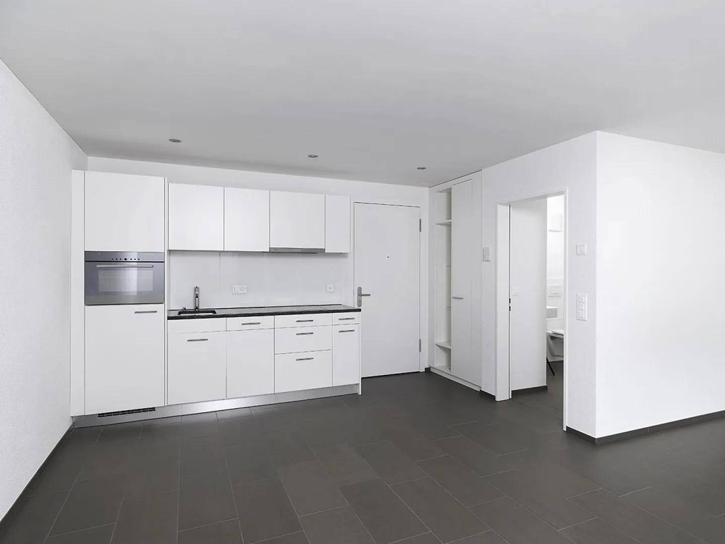 1.5-Room Apartment - Photo 1 of 3