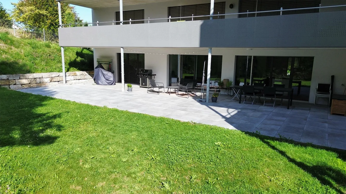 Appartamento giardino 4,5 locali con terrazza di 100 m² a Düdingen - Foto 6 di 6