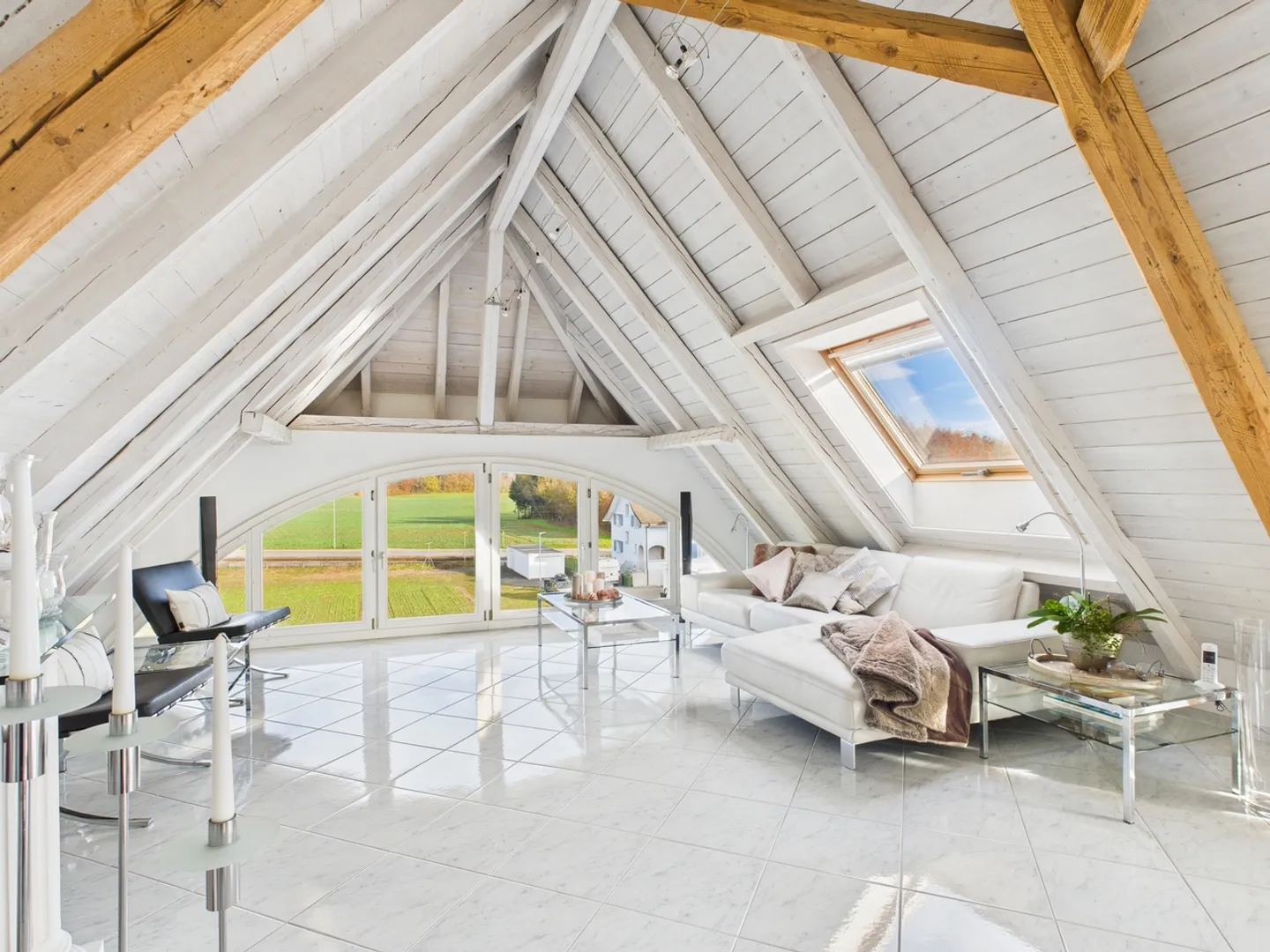 Charming Villa with Mountain Views - Photo 11 of 18