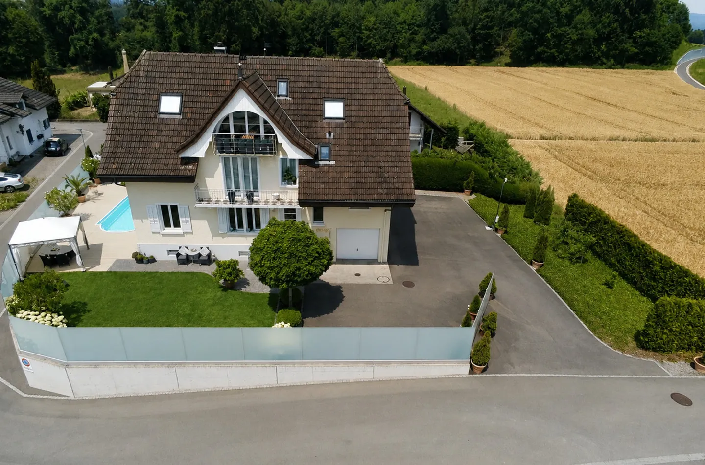 Charming Villa with Mountain Views - Photo 16 of 18