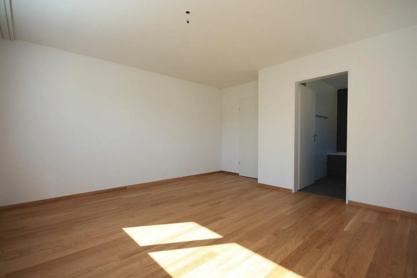 Exclusive 3 1/2 Room Apartment - Photo 6 of 10