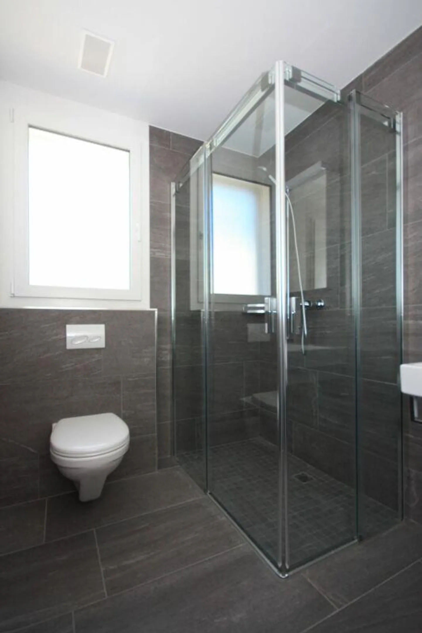 Exclusive 3 1/2 Room Apartment - Photo 8 of 10