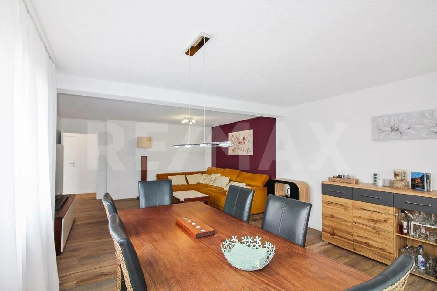 Maison individuelle rénovée avec style de 7,5 pièces dans un emplacement calme avec un jardin bien entretenu - Photo 6 sur 13