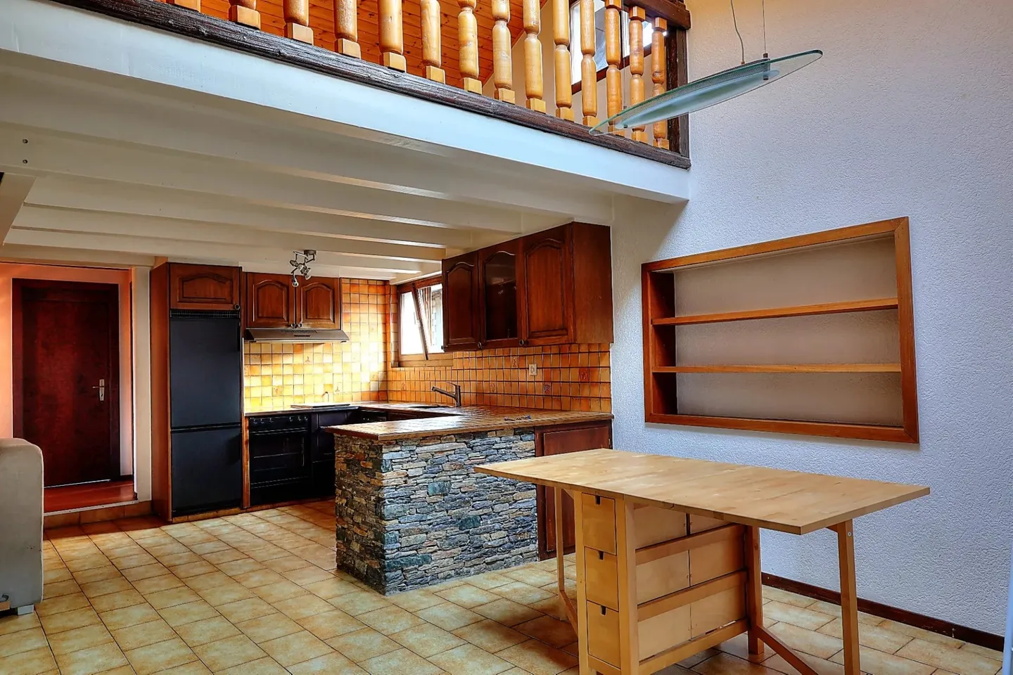 Charming 5.5-Room Apartment - Photo 4 of 10