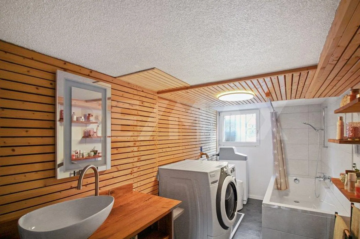 Maison individuelle rénovée avec style de 7,5 pièces dans un emplacement calme avec un jardin bien entretenu - Photo 11 sur 13