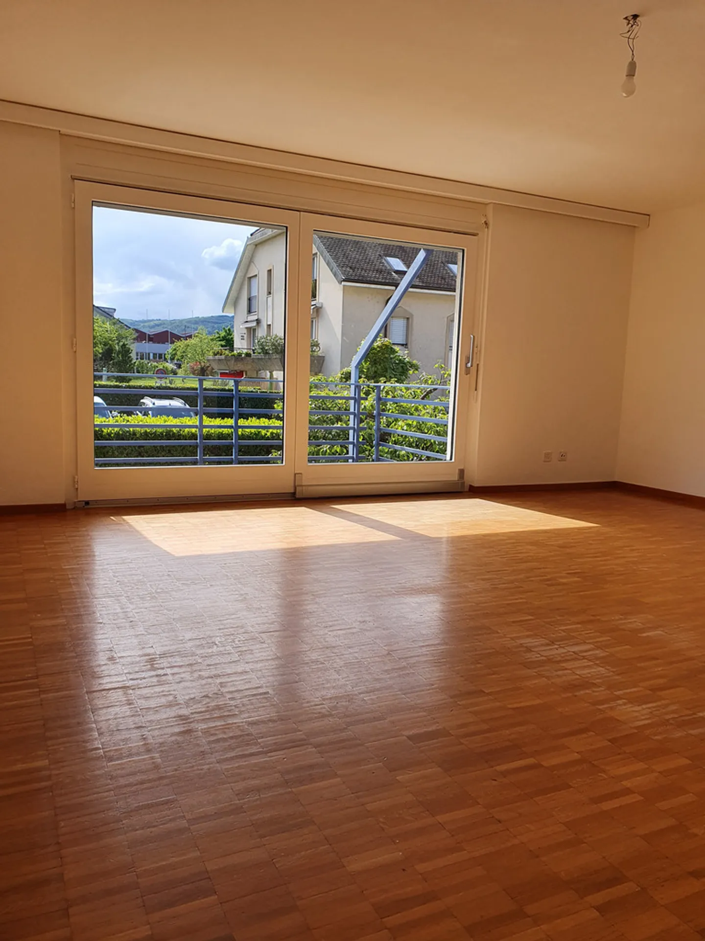 Apartment with 3 rooms in Perroy - Photo 1 of 7