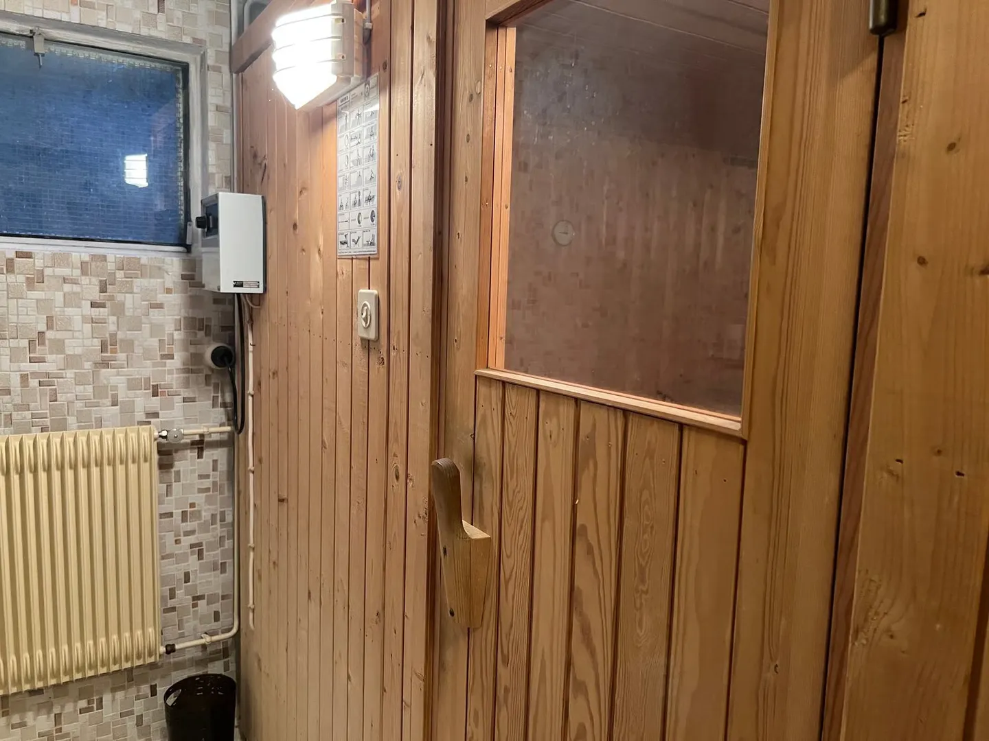 Casa unifamiliare di 5,5 stanze con terreno di 2000 m² - una rarità a Täuffelen - Foto 16 di 25