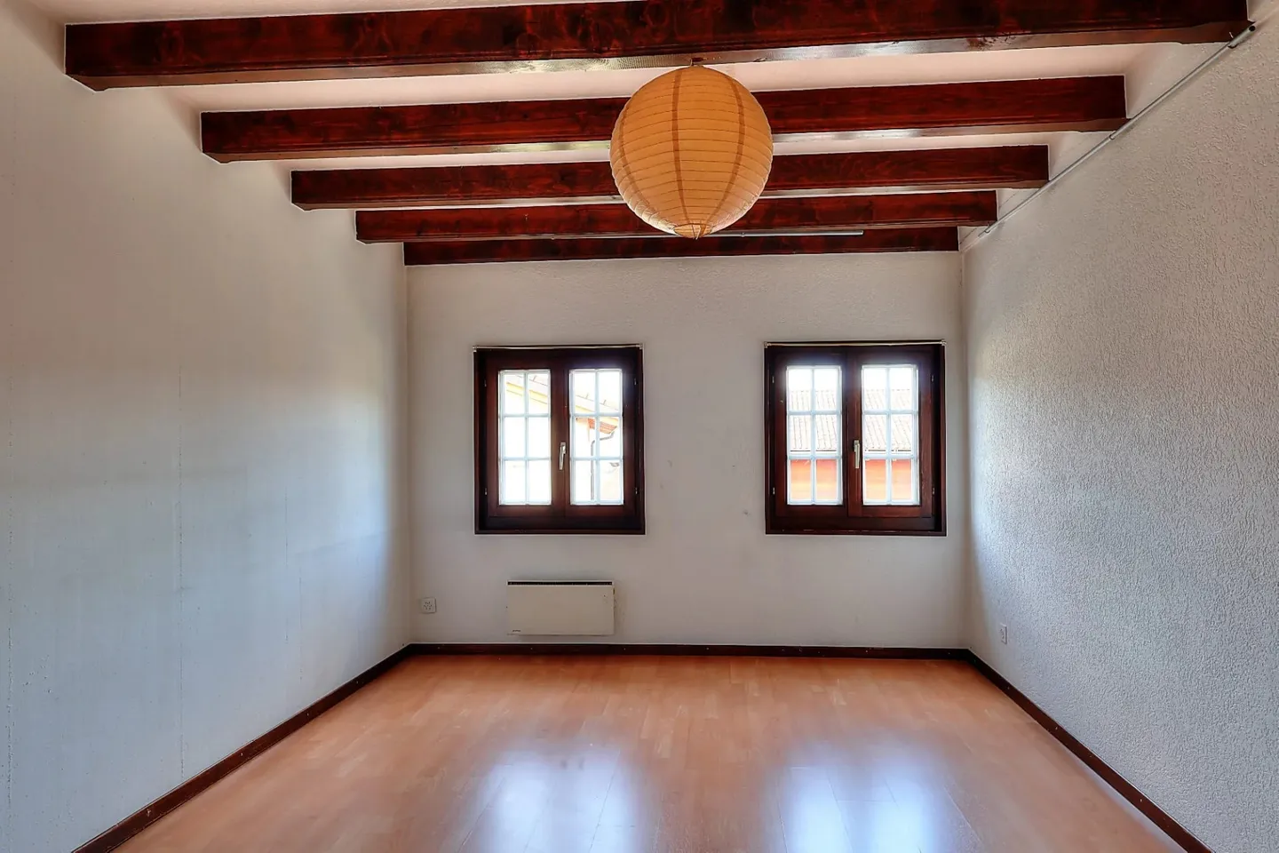 Charming 5.5-Room Apartment - Photo 6 of 10