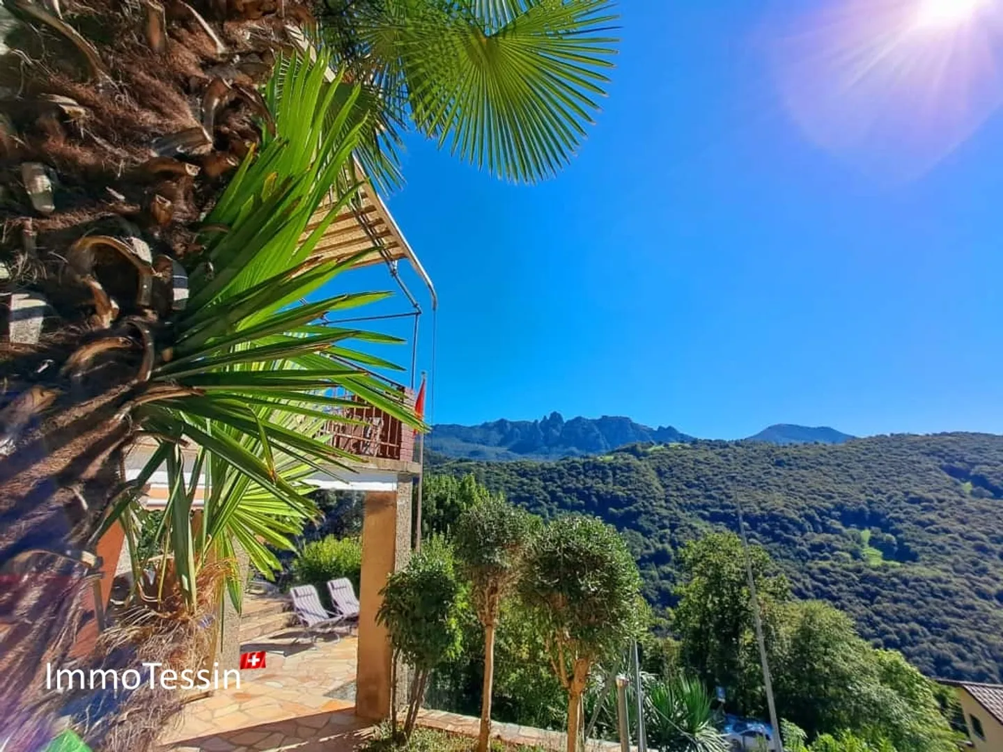 BIJOUX Tessinerhaus: Lovingly restored Tessin house with breathtaking views of the valley - Photo 1 of 13