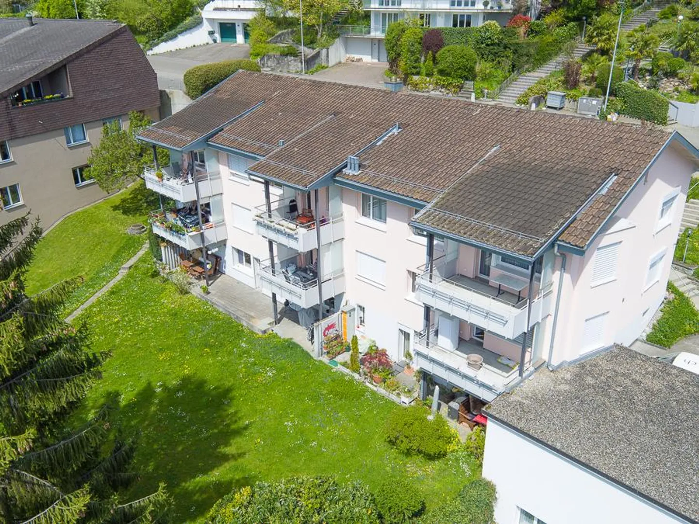 Charmante appartement 2 pièces avec balcon - Photo 1 sur 7