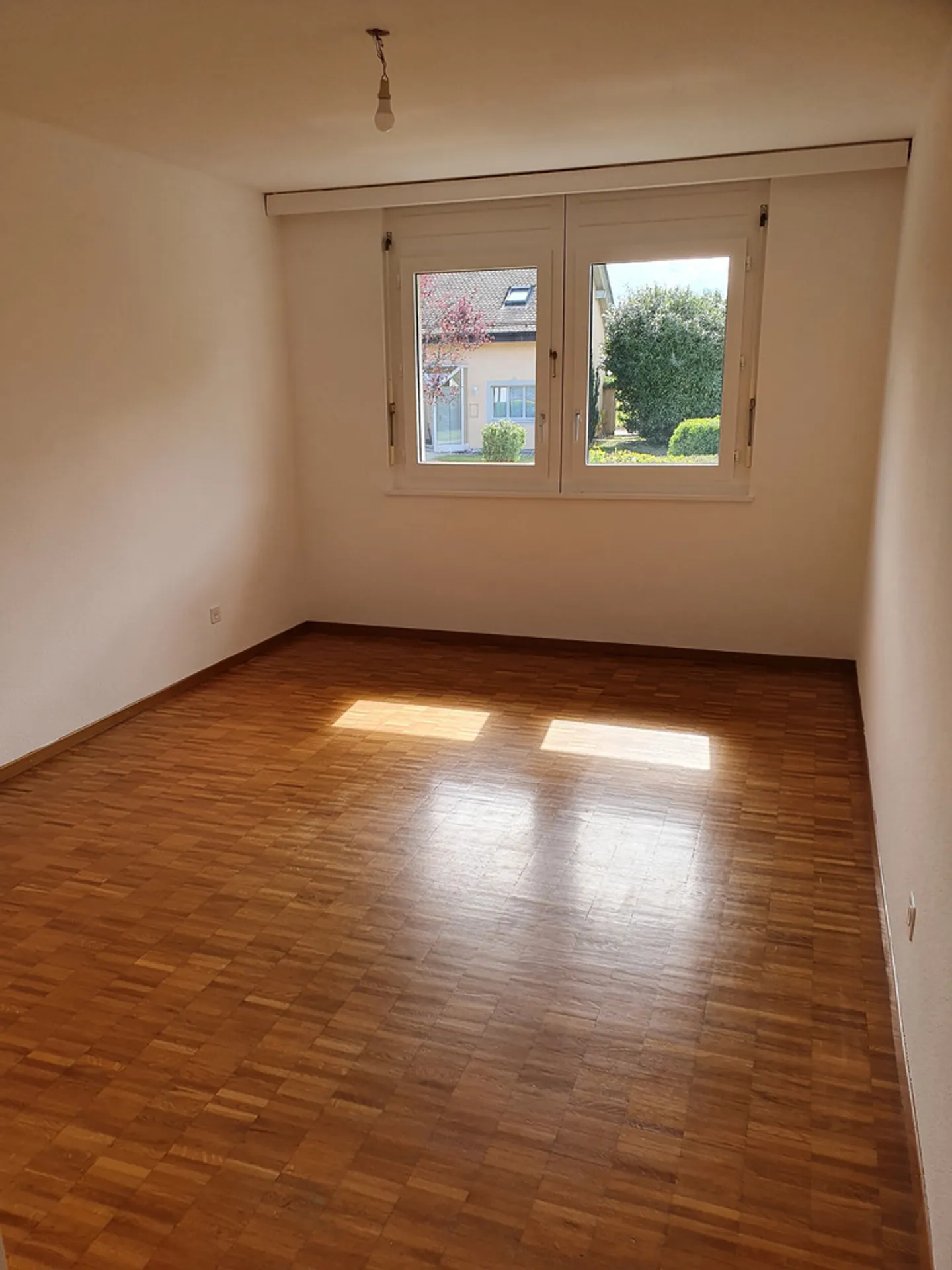 Apartment with 3 rooms in Perroy - Photo 5 of 7