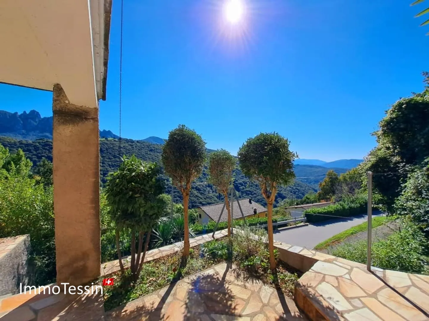 BIJOUX Tessinerhaus: Lovingly restored Tessin house with breathtaking views of the valley - Photo 3 of 13