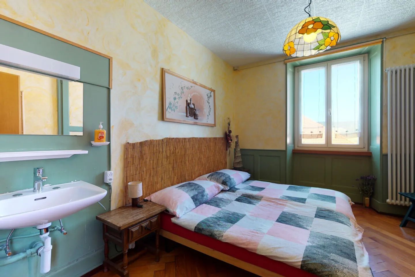 Prächtiges Geschäftsgebäude mit Gästezimmern, Bar und Kiosk - Foto 7 von 13