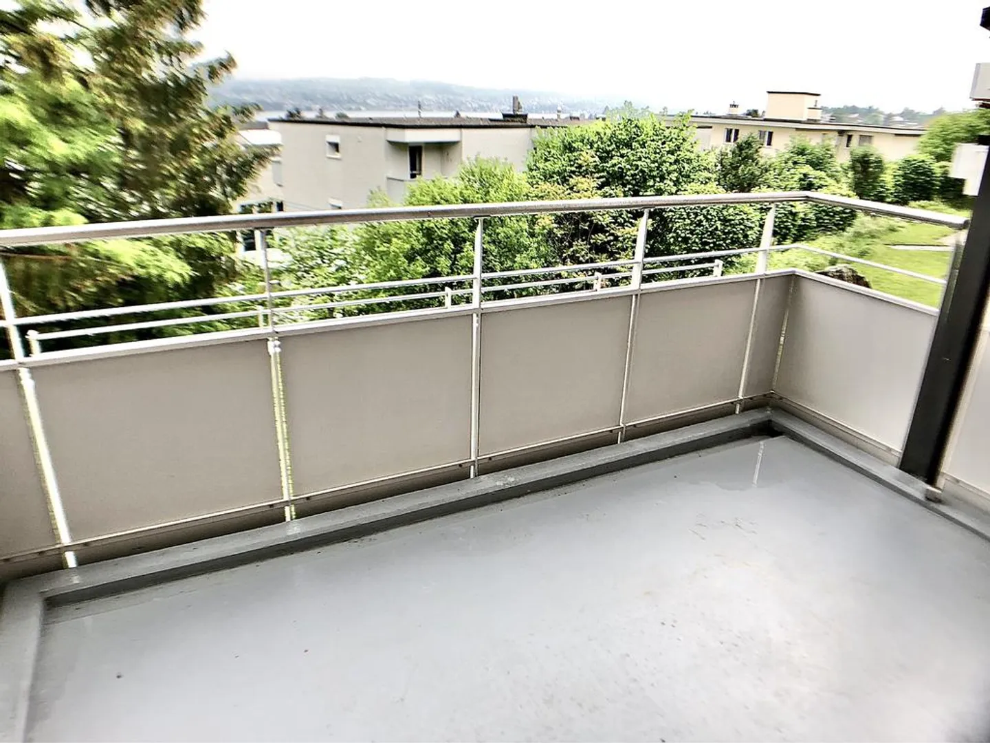 Charmante appartement 2 pièces avec balcon - Photo 7 sur 7