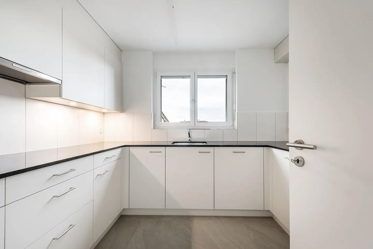 Appartamenti di 3,5 stanze completamente ristrutturati in affitto a Mörschwil - Foto 2 di 10