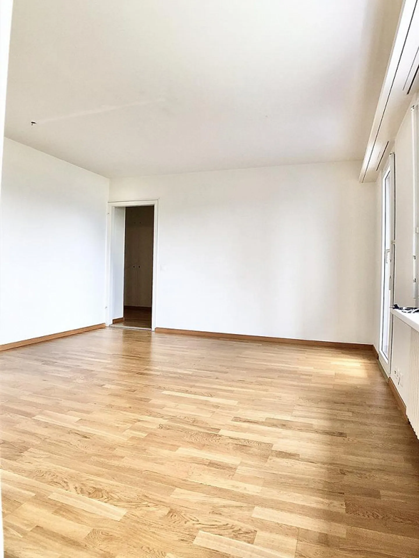 Charmante appartement 2 pièces avec balcon - Photo 4 sur 7