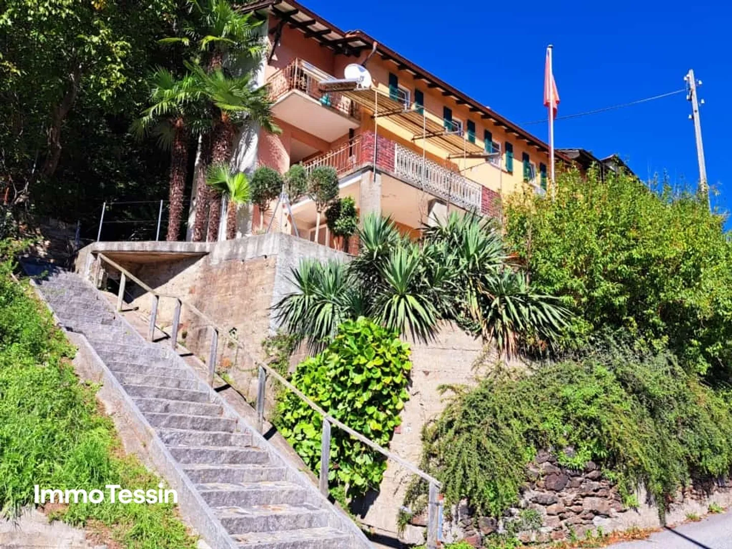BIJOUX Tessinerhaus: Lovingly restored Tessin house with breathtaking views of the valley - Photo 7 of 13