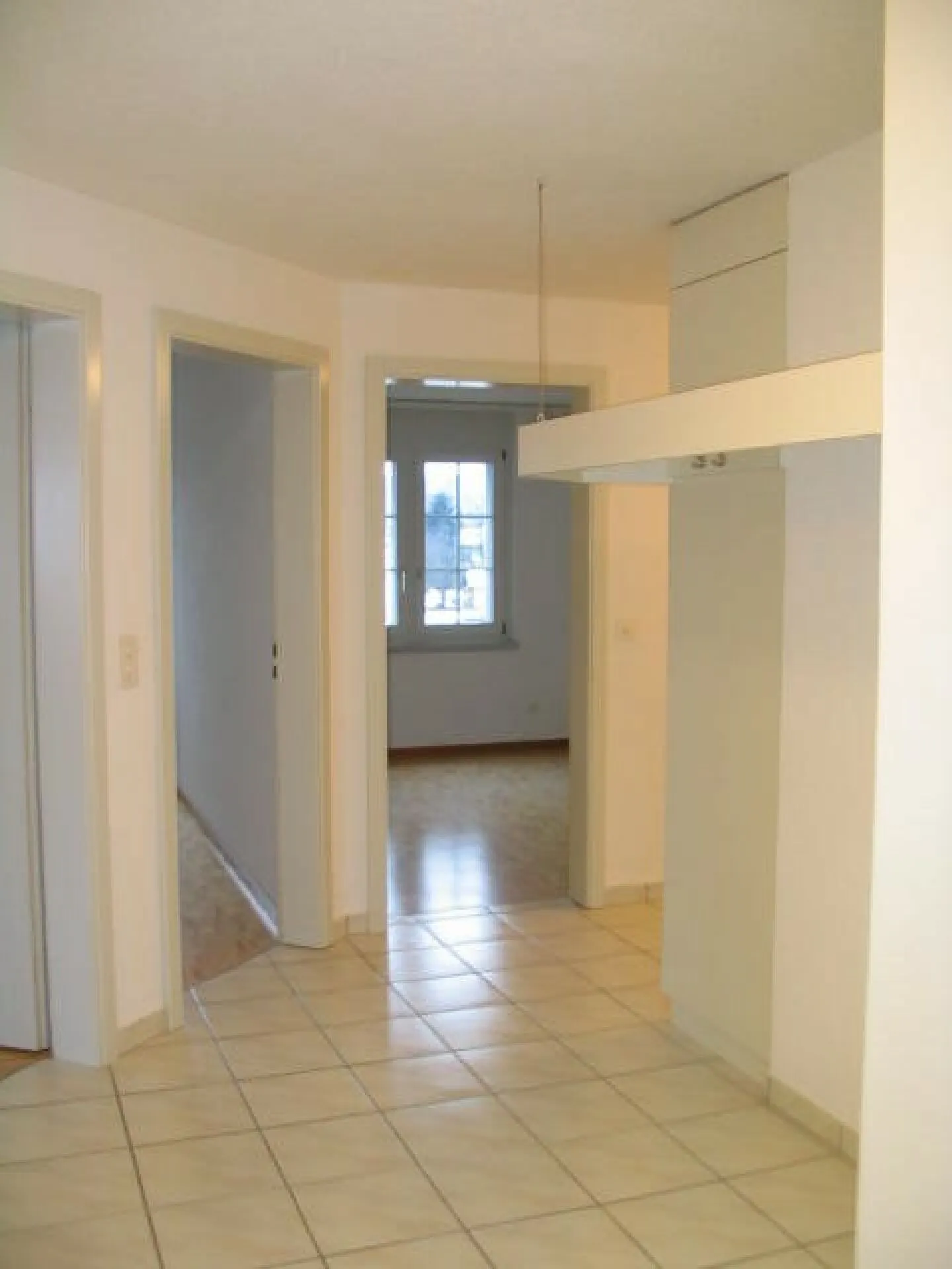 Spacious 5.5 Room Apartment - Photo 5 of 17