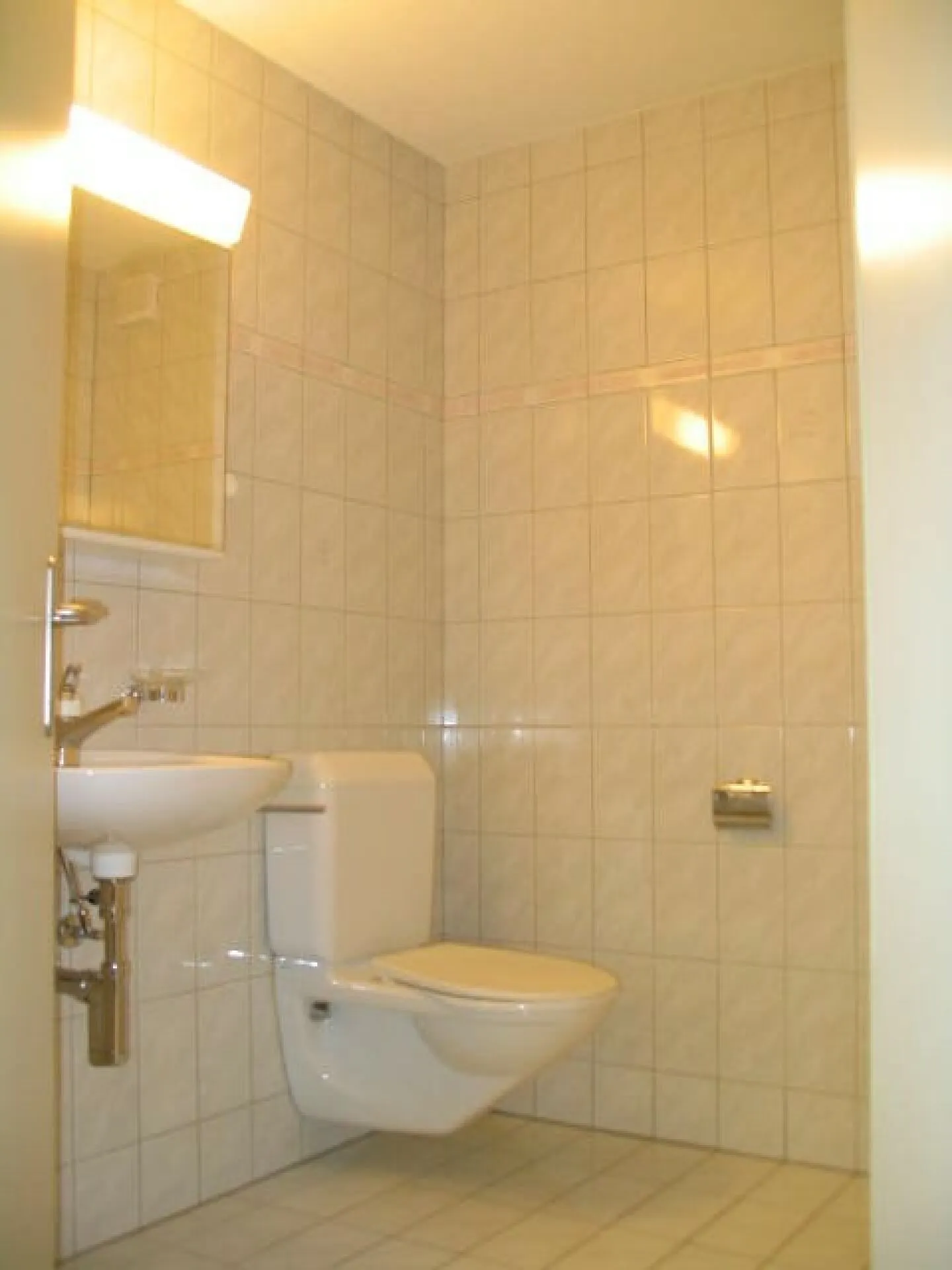 Spacious 5.5 Room Apartment - Photo 7 of 17