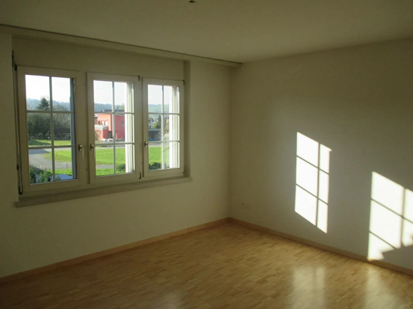 Spacious 5.5 Room Apartment - Photo 14 of 17