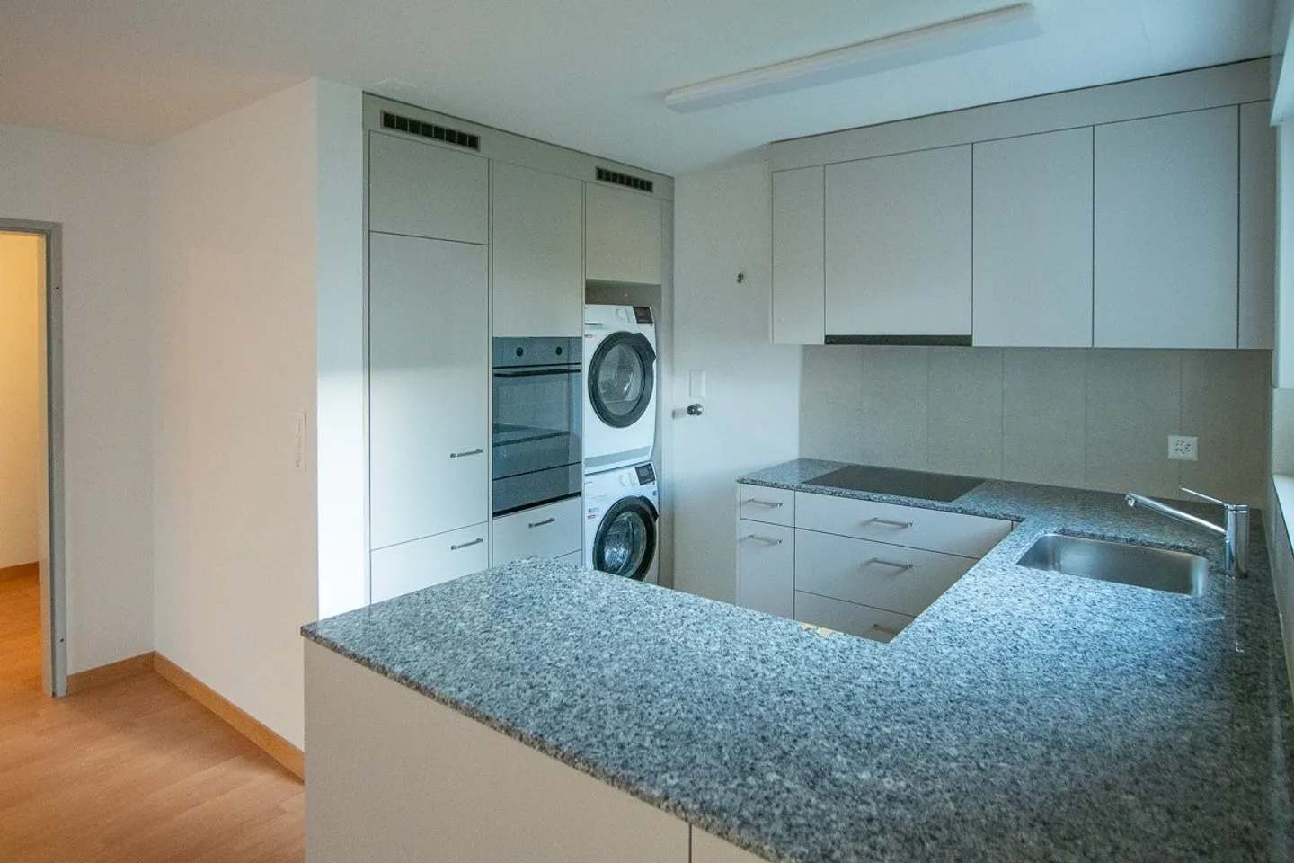 Appartamento di 4 stanze in un quartiere popolare e tranquillo - Foto 2 di 6