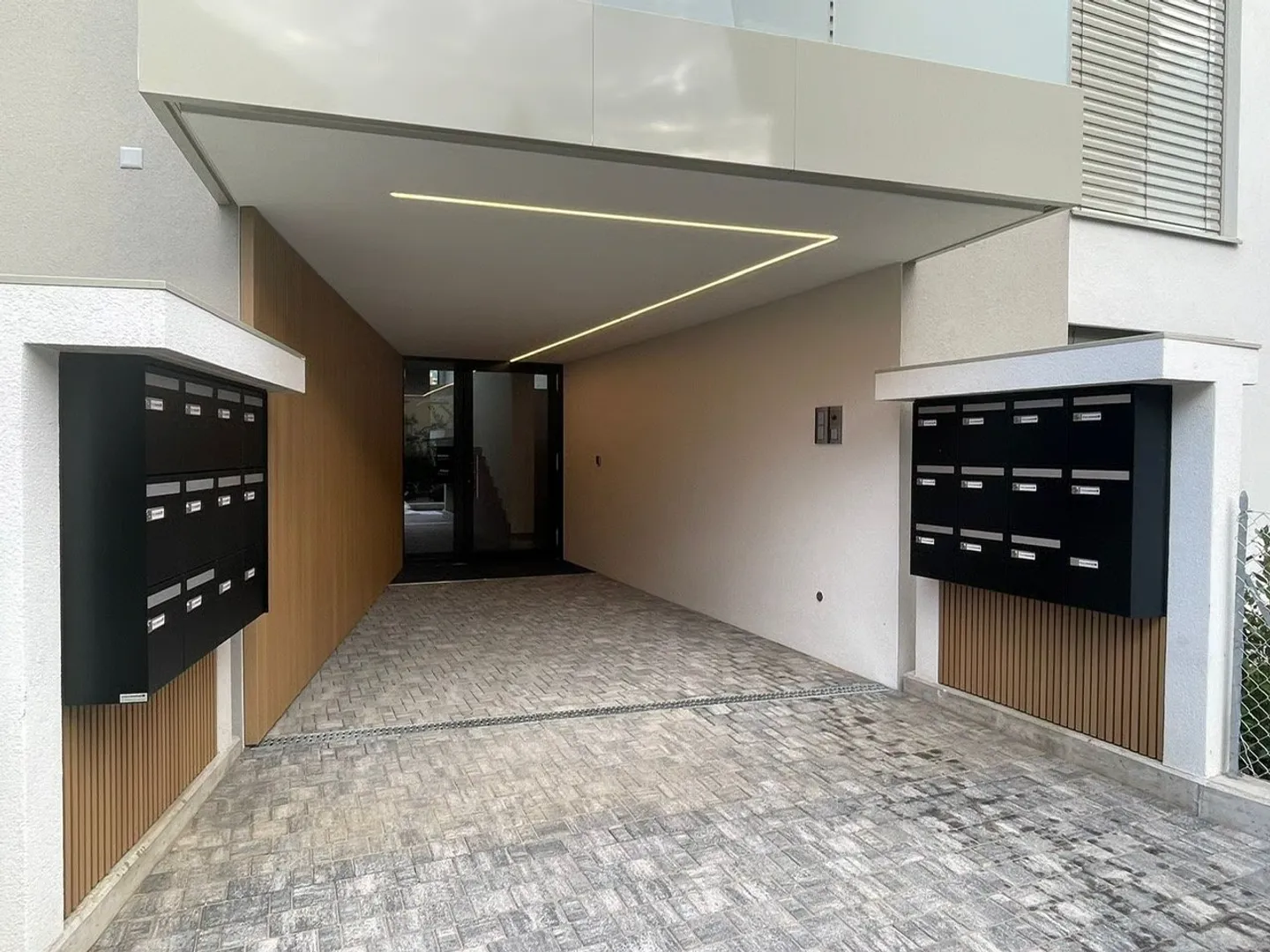Attico di lusso con terrazza e jacuzzi a Massagno – Disponibile subito - Foto 4 von 30