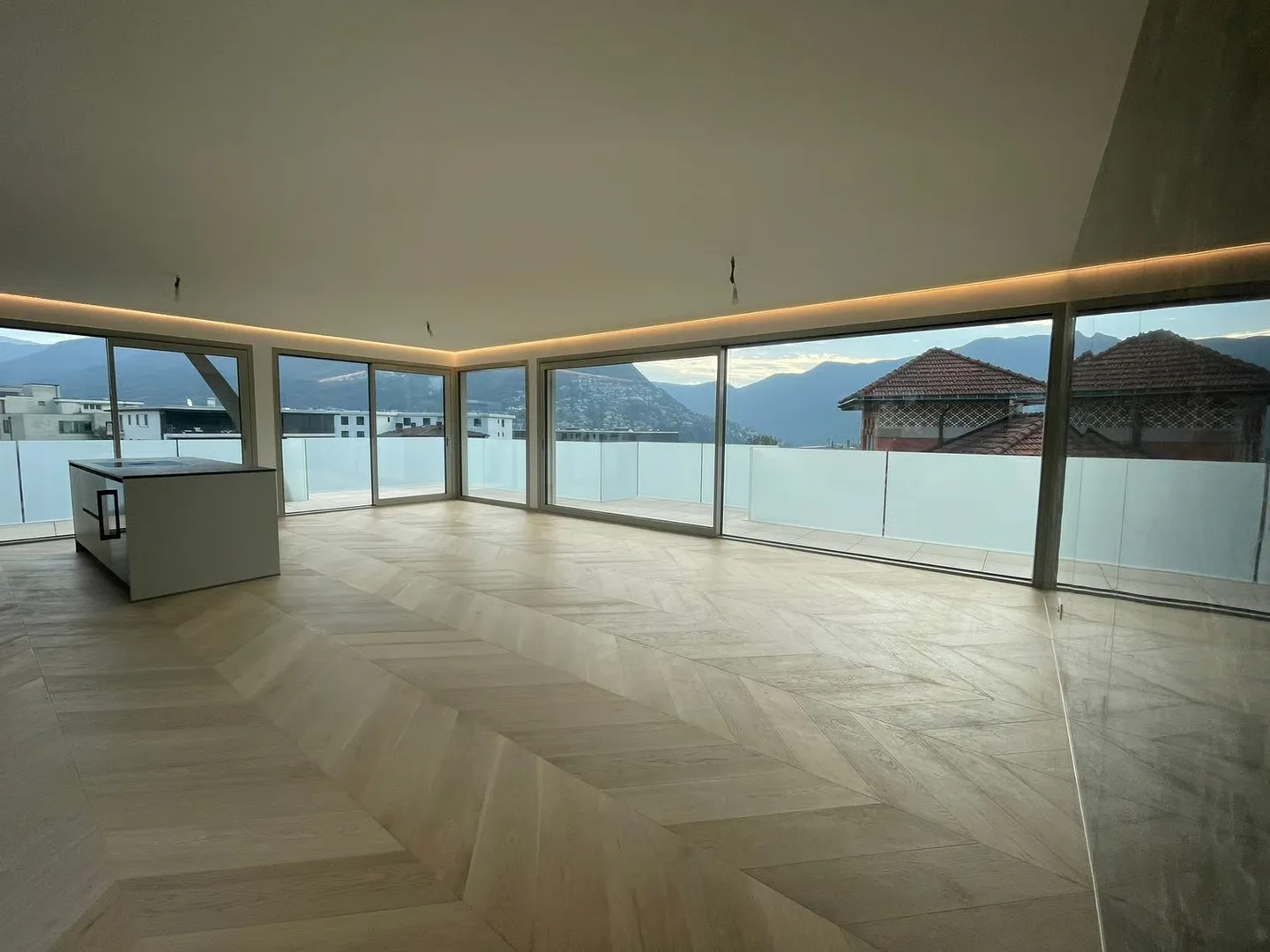 Attico di lusso con terrazza e jacuzzi a Massagno – Disponibile subito - Foto 10 von 30