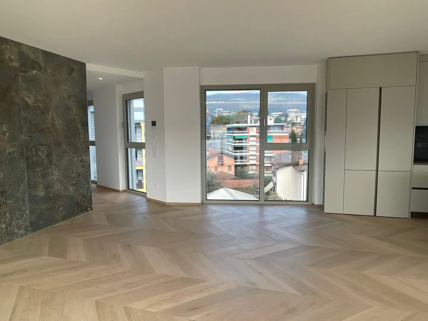 Attico di lusso con terrazza e jacuzzi a Massagno – Disponibile subito - Foto 19 von 30