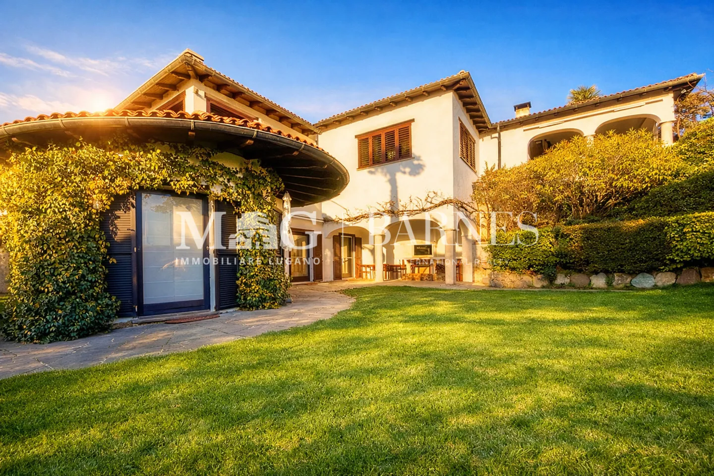 Elegant Apartment with Garden - Photo 1 of 3