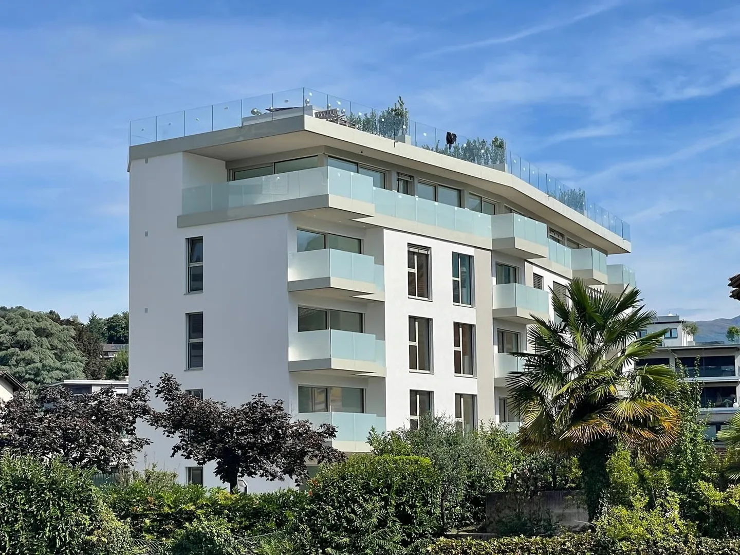 Attico di lusso con terrazza e jacuzzi a Massagno – Disponibile subito - Foto 1 von 30