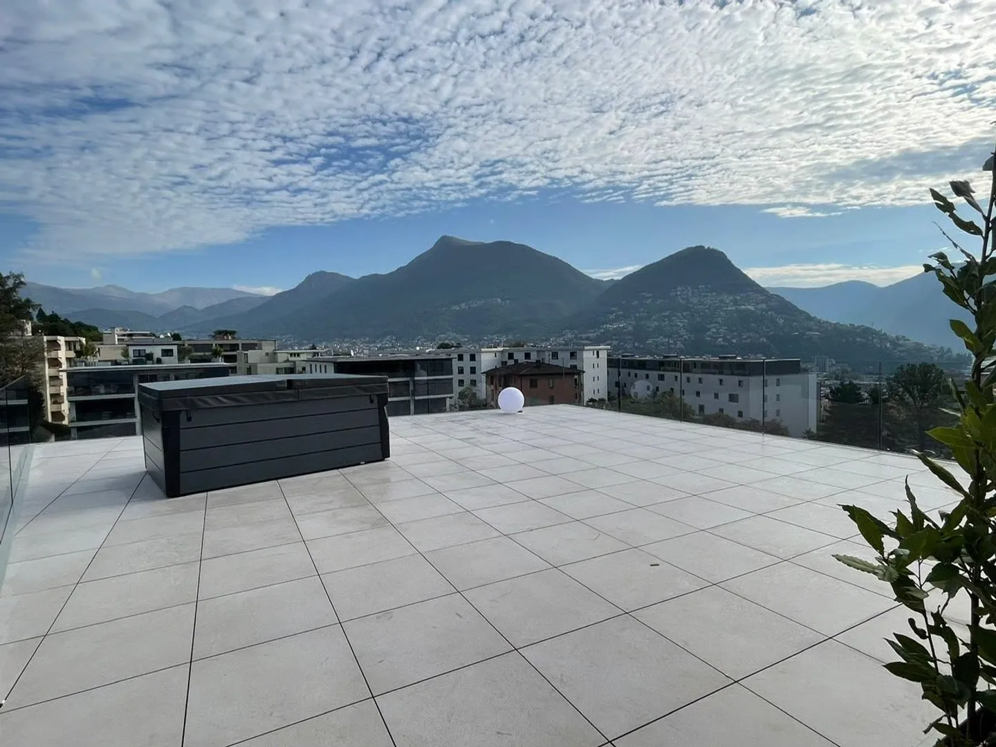 Attico di lusso con terrazza e jacuzzi a Massagno – Disponibile subito - Foto 30 von 30
