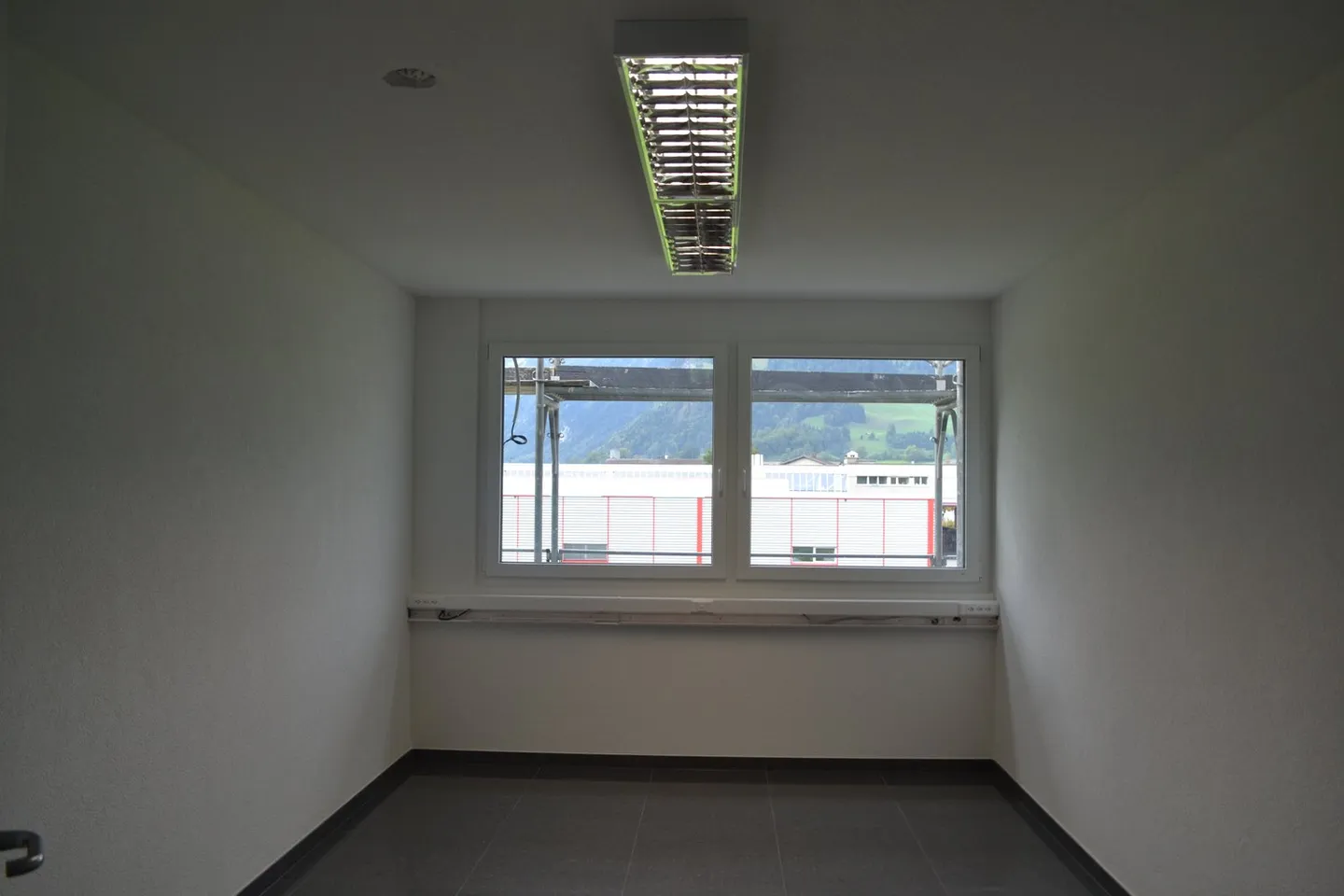 Moderne Praxisfläche an zentraler Lage in Frutigen zu vermieten - Foto 8 von 13