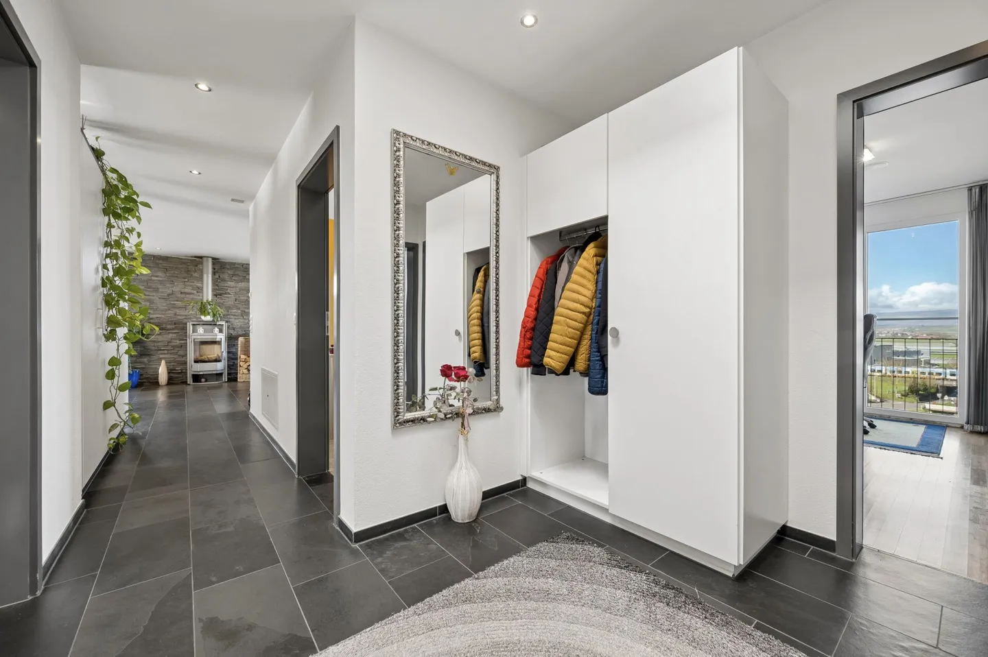 Lumineux appartement de 4.5 pièces avec vue imprenable - Photo 2 sur 13