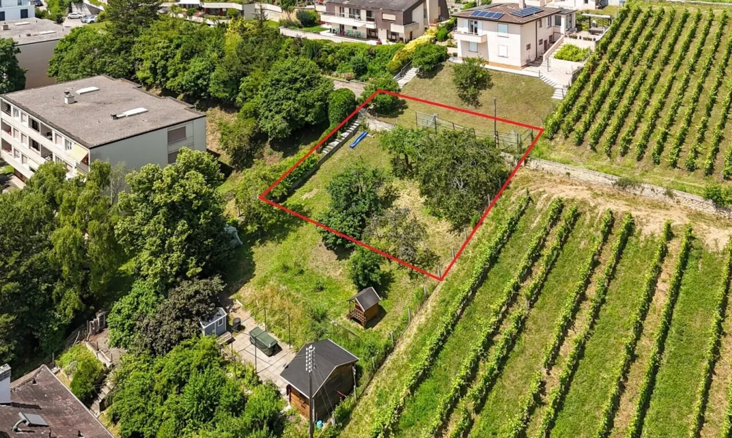 Selten in Neuenburg - Baugrundstück mit Seeblick - Foto 1 von 11