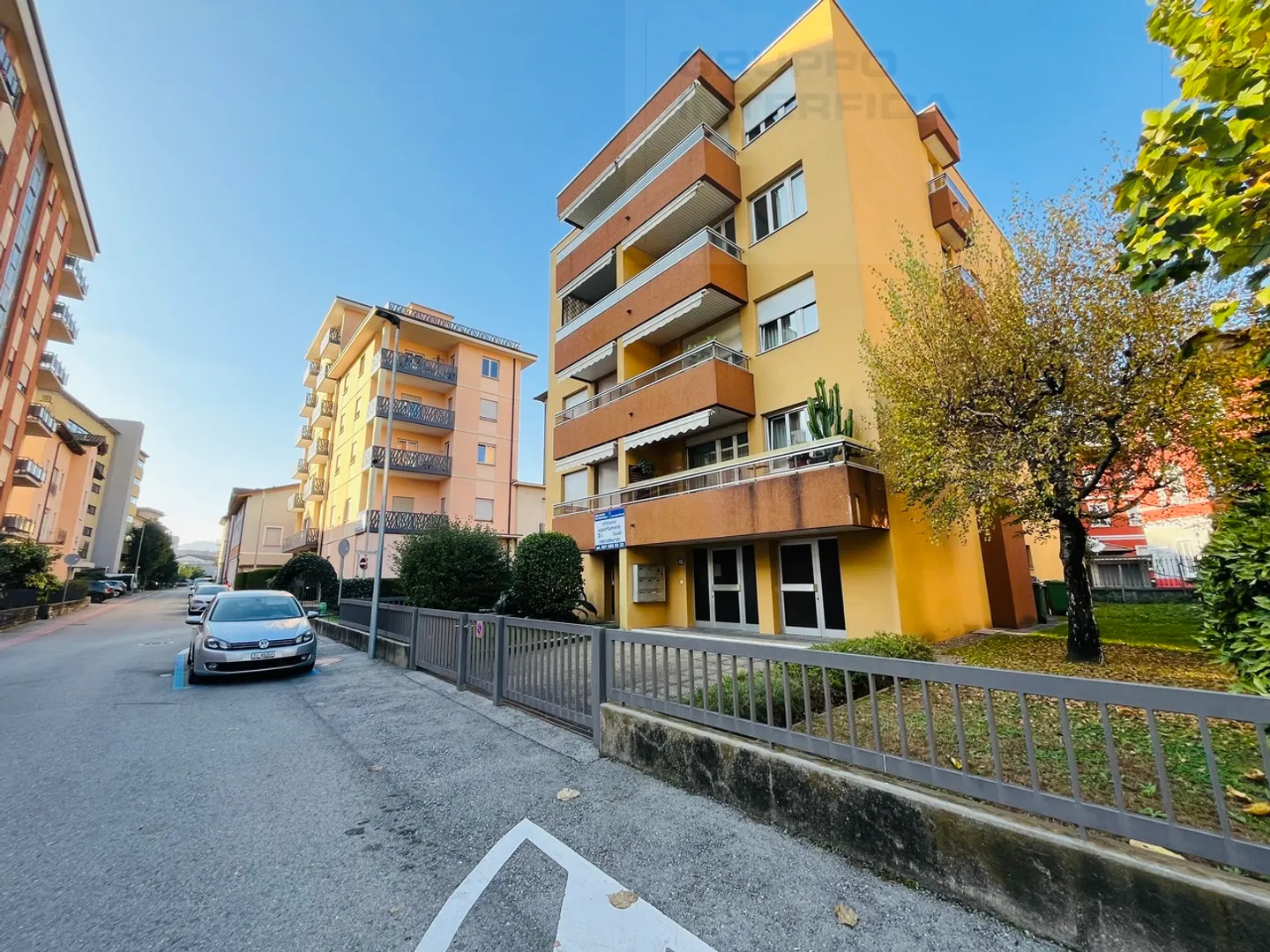 APPARTAMENTO 3.5 LOCALI PARZIALMENTE RISTRUTTURATO - Foto 1 di 14